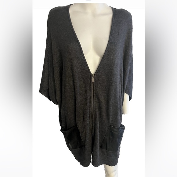 The lot womens oversized sweater size M/L - Picture 3 of 12